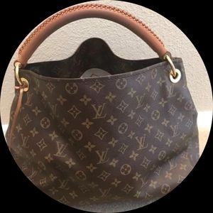 Meet your Posher, Logan